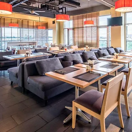 Ibis Saigon South 