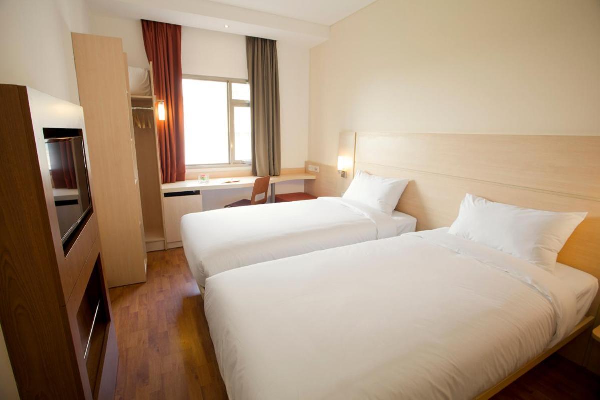 Ibis Saigon South